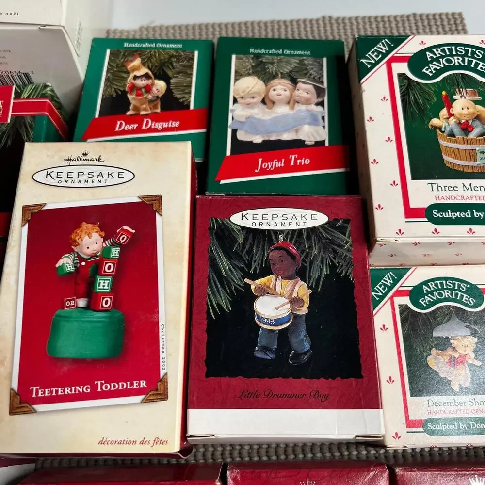Vintage Hallmark Keepsake Ornament Lot‎ of 15 w/ Boxes – Peanuts Magic, Artist
